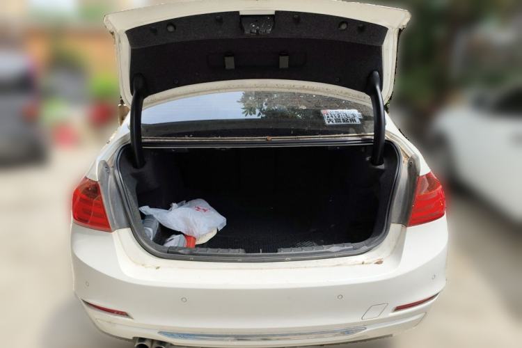 Used BMW 3 Series 2015 328Li Fashion Model Trunk