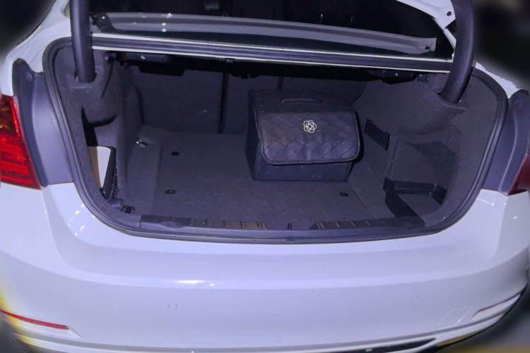 Used BMW 3 Series 2015 320Li Luxury Design Package Trunk