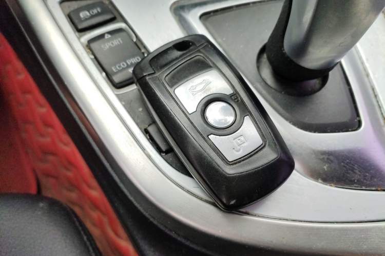 Used BMW 3 Series 2015 320Li Luxury Edition Fashion Model Vehicle Key