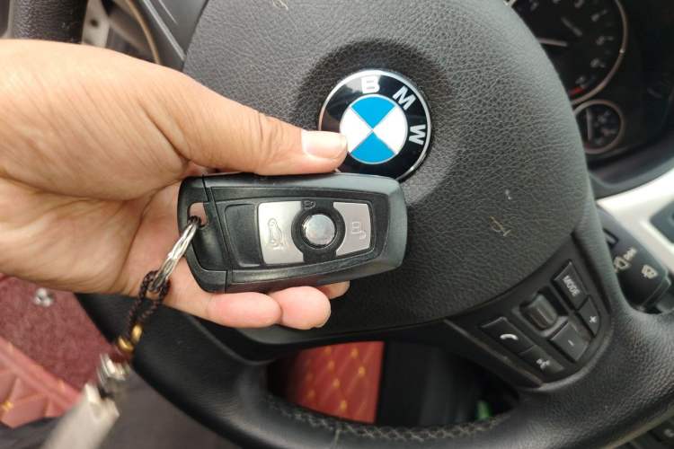 Used BMW 3 Series 2015 320i Fashion Model Vehicle Key