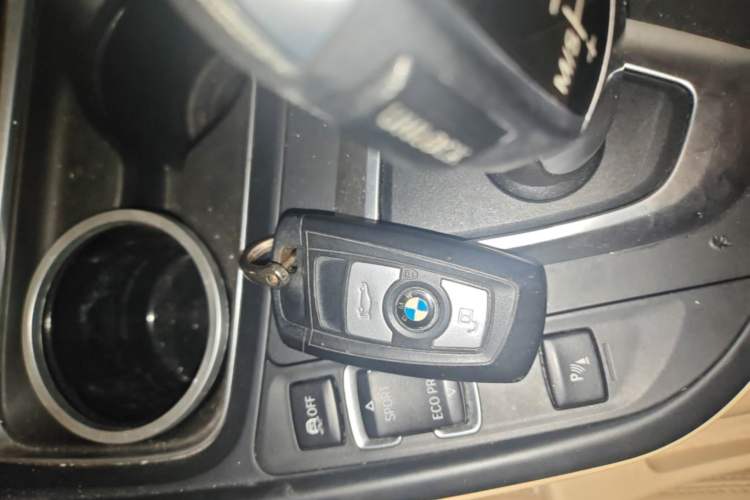 Used BMW 3 Series 2015 320Li Luxury Edition Fashion Model Vehicle Key