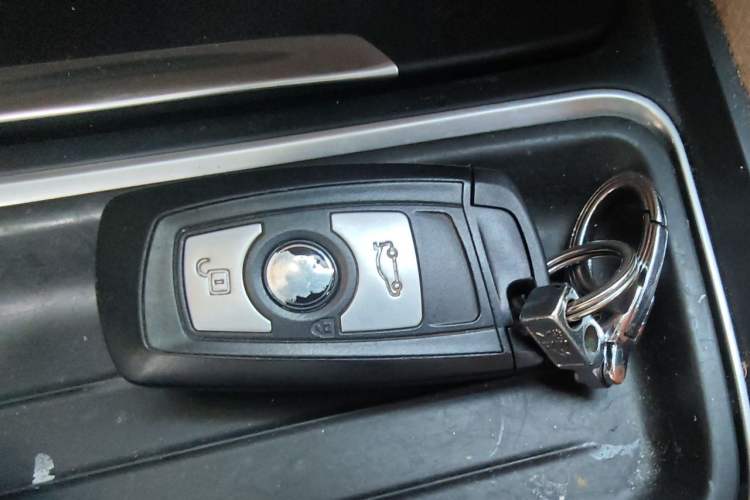 Used BMW 3 Series 2015 316Li Fashion Model Vehicle Key