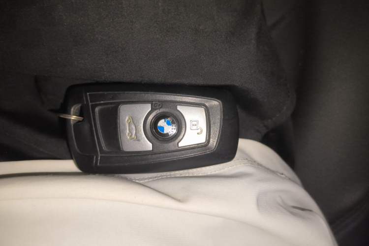Used BMW 3 Series 2015 320Li Luxury Edition Fashion Model Vehicle Key