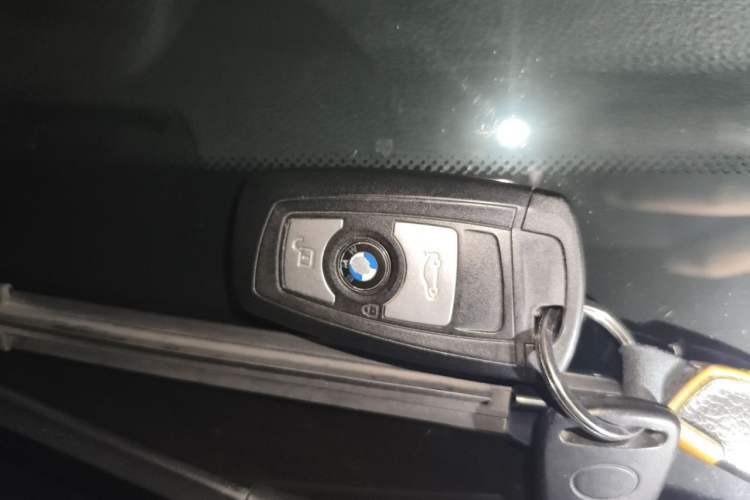 Used BMW 3 Series 2015 320Li Luxury Edition Fashion Model Vehicle Key
