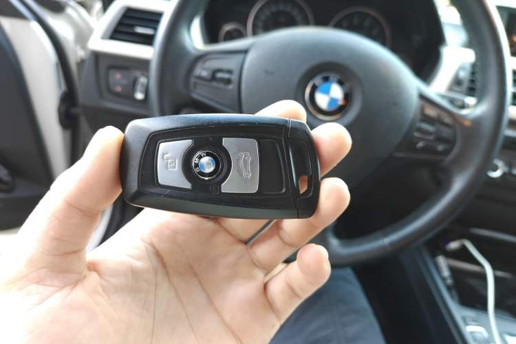 Used BMW 3 Series 2015 316i Active Edition Vehicle Key