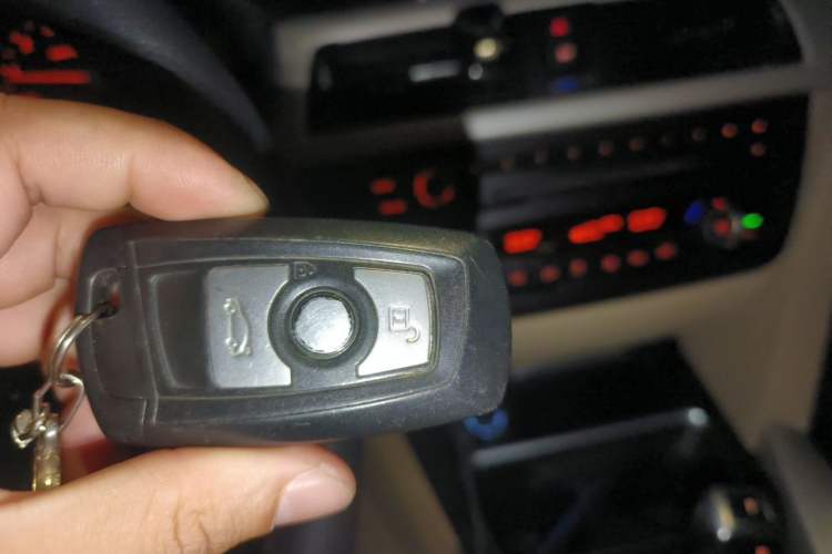 Used BMW 3 Series 2015 320Li Luxury Edition Fashion Model Vehicle Key