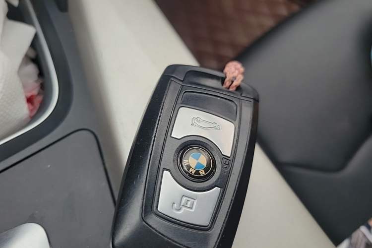 Used BMW 3 Series 2015 316i Active Edition Vehicle Key