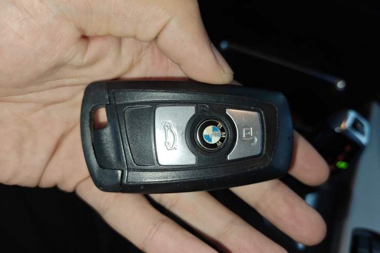 Used BMW 3 Series 2015 320i Fashion Model Vehicle Key