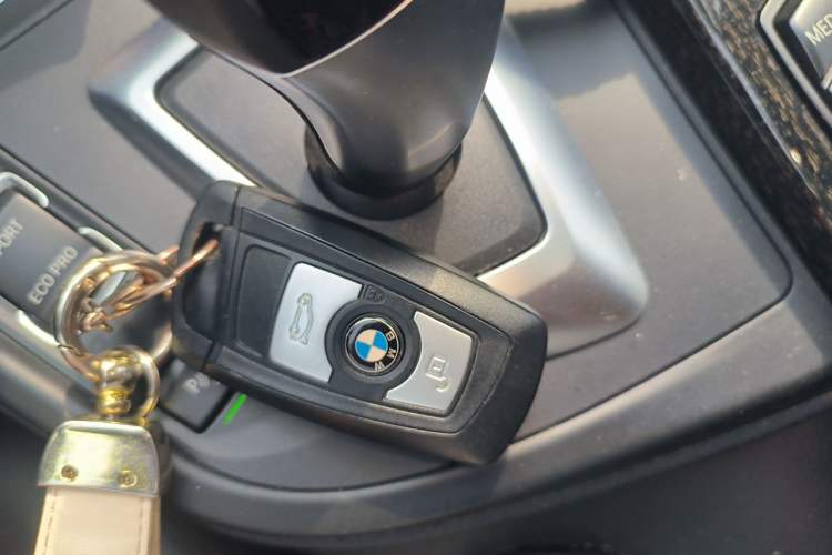 Used BMW 3 Series 2015 320Li Luxury Edition Fashion Model Vehicle Key