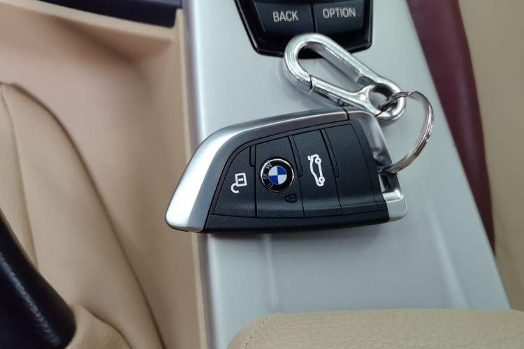 Used BMW 3 Series 2015 320Li Luxury Edition Fashion Model Vehicle Key