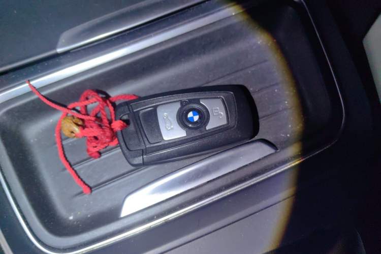 Used BMW 3 Series 2015 320Li Luxury Edition Fashion Model Vehicle Key