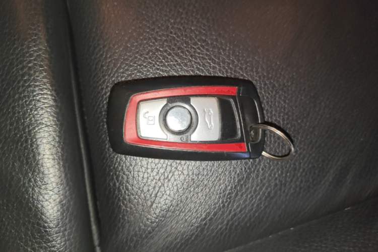 Used BMW 3 Series 2015 320i Sport Design Package Vehicle Key