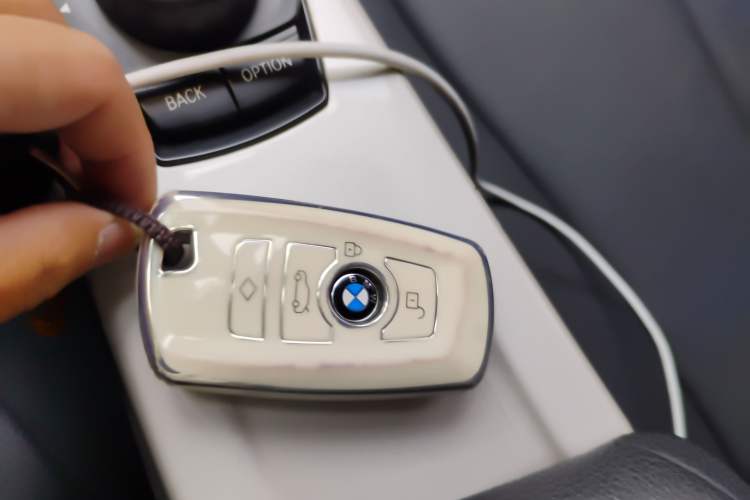 Used BMW 3 Series 2015 320Li Luxury Edition Fashion Model Vehicle Key