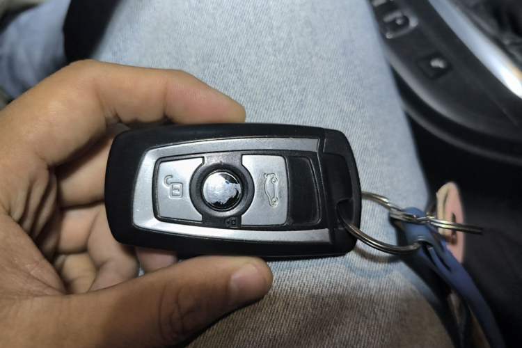 Used BMW 3 Series 2015 320Li Luxury Design Package Premium Edition Vehicle Key