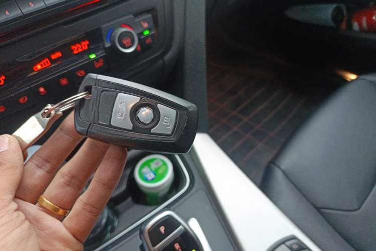 Used BMW 3 Series 2015 328Li Fashion Model Vehicle Key