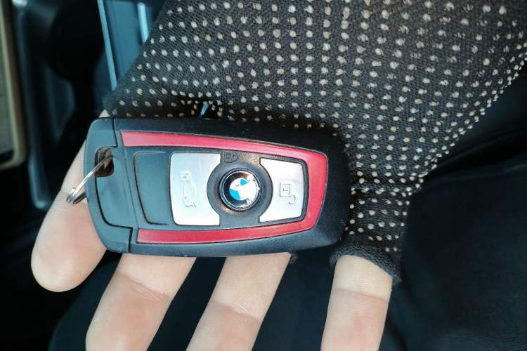 Used BMW 3 Series 2015 320i Sport Design Package Vehicle Key