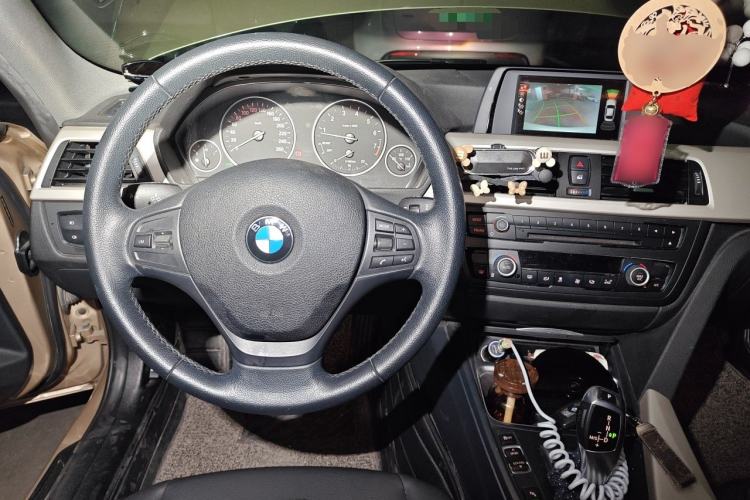 Used BMW 3 Series 2015 320Li Luxury Edition Fashion Model Center Console