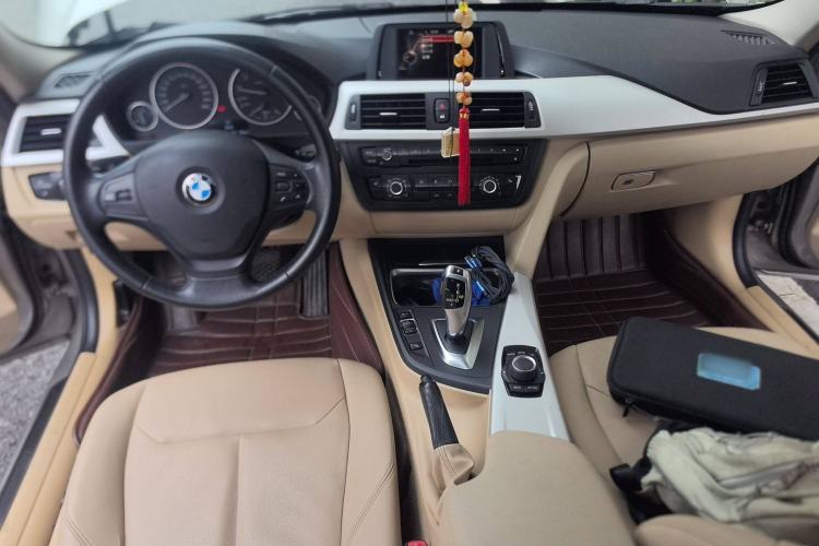 Used BMW 3 Series 2015 316Li Fashion Model Center Console