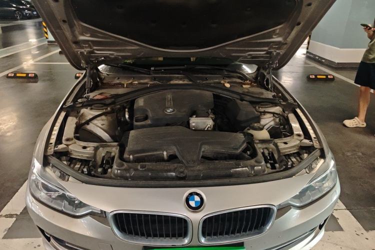 Used BMW 3 Series 2015 320Li Fashion Model Engine Bay