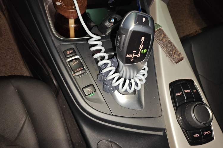 Used BMW 3 Series 2015 320Li Luxury Edition Fashion Model Gear Lever