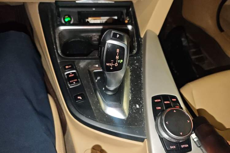 Used BMW 3 Series 2015 320Li Fashion Model Gear Lever