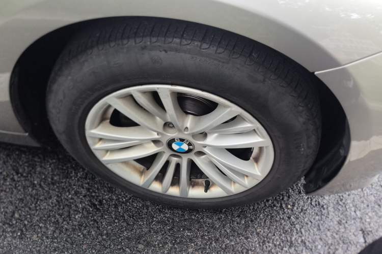 Used BMW 3 Series 2015 316Li Fashion Model Right Front Wheel Hub