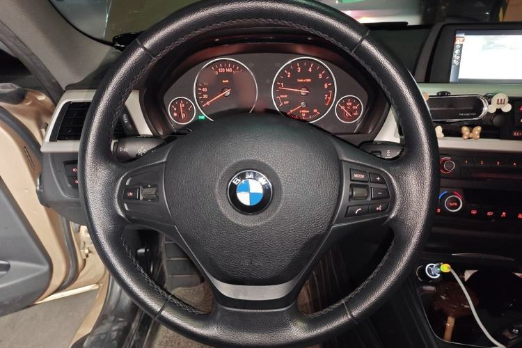 Used BMW 3 Series 2015 320Li Luxury Edition Fashion Model Steering Wheel