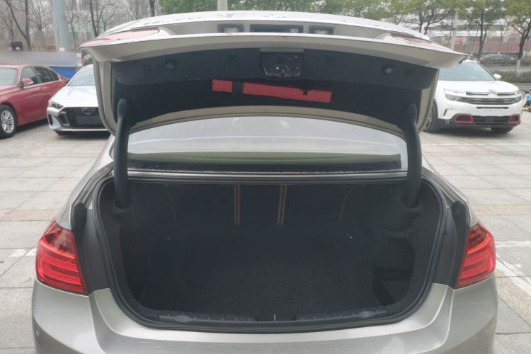 Used BMW 3 Series 2015 320Li Luxury Edition Fashion Model Trunk