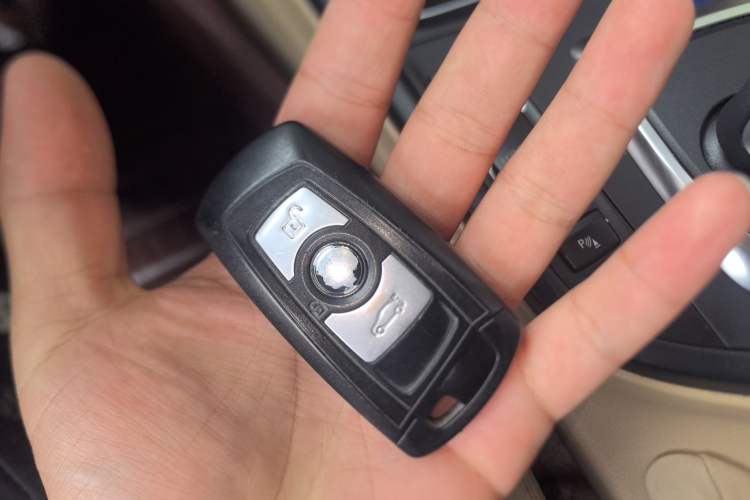 Used BMW 3 Series 2015 316Li Fashion Model Vehicle Key