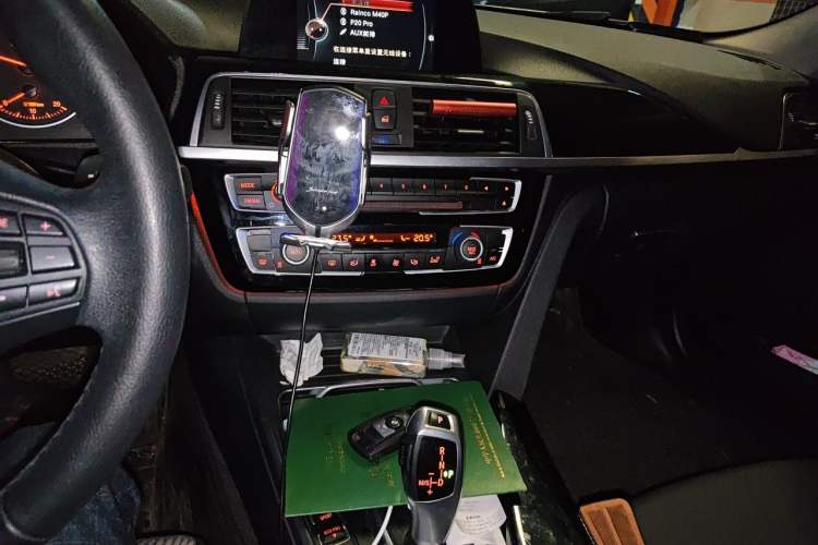 Used BMW 3 Series 2016 320Li Fashion Model Audio And AC Panel