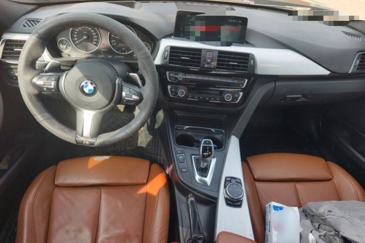 Used BMW 3 Series 2016 328i xDrive M Sport Edition Center Console
