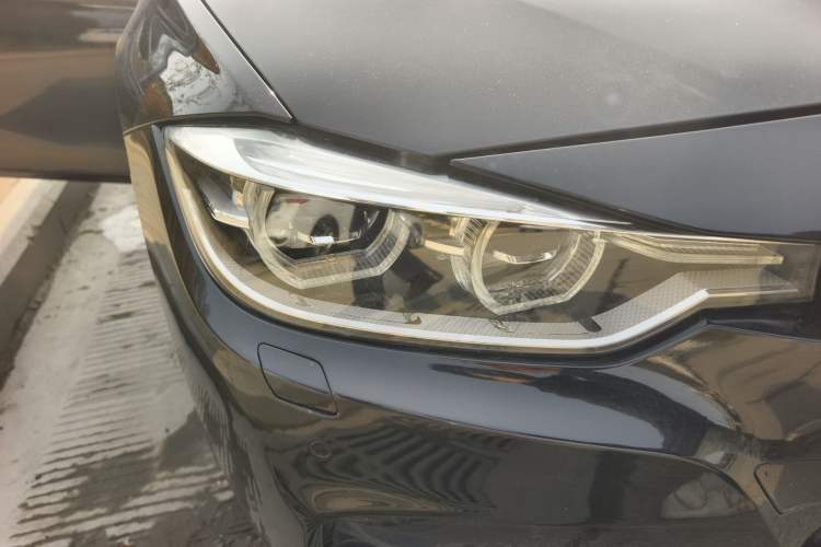 Used BMW 3 Series 2016 328i xDrive M Sport Edition Right Front Headlight