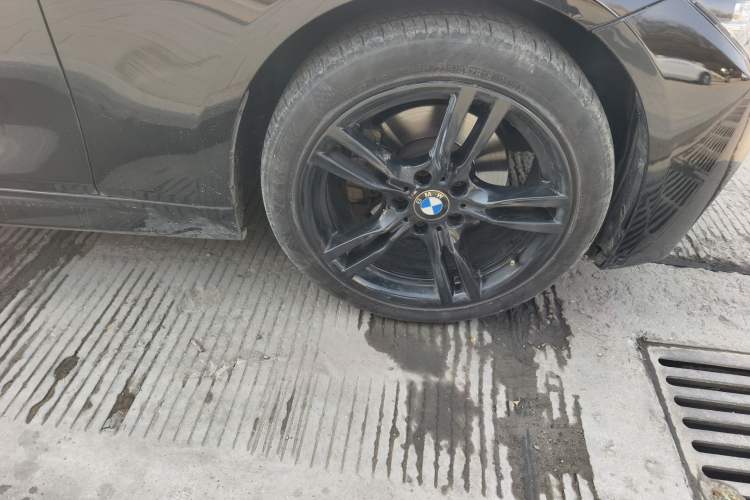 Used BMW 3 Series 2016 328i xDrive M Sport Edition Right Front Wheel Hub