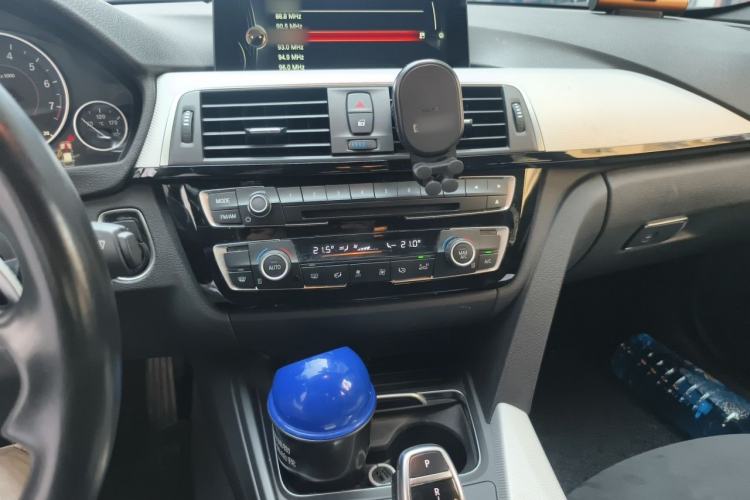 Used BMW 3 Series 2016 320i M Sport Audio And AC Panel