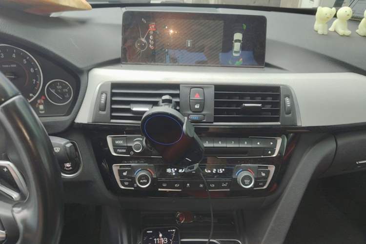 Used BMW 3 Series 2016 328i M Sport Audio And AC Panel