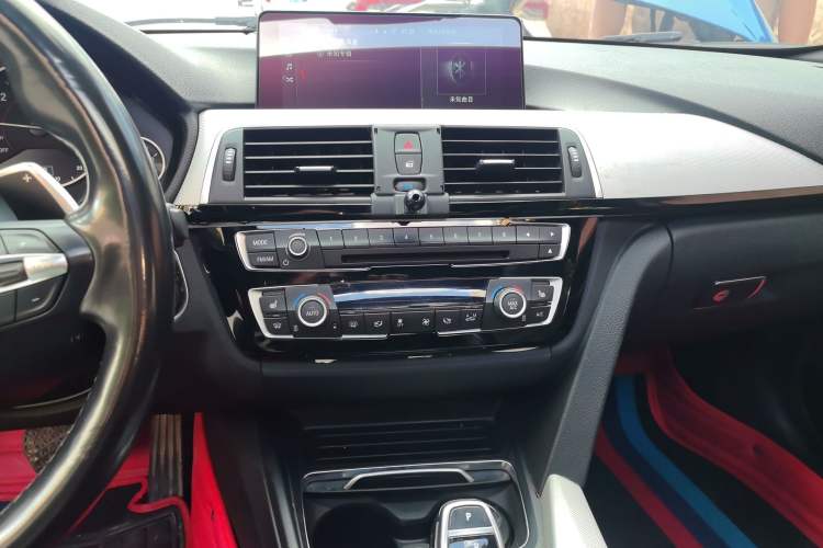 Used BMW 3 Series 2016 328i M Sport Audio And AC Panel