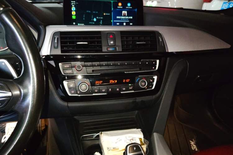 Used BMW 3 Series 2016 328i M Sport Audio And AC Panel
