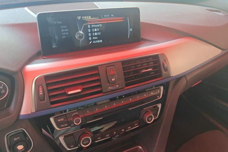 Used BMW 3 Series 2016 320i M Sport Audio And AC Panel