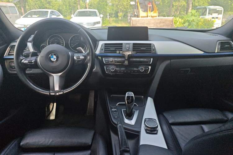 Used BMW 3 Series 2016 328i xDrive M Sport Edition Center Console