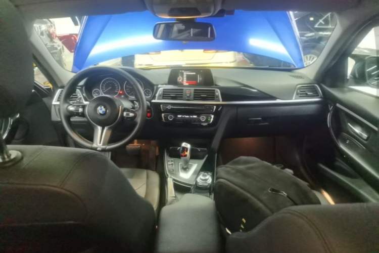Used BMW 3 Series 2016 320Li Fashion Model Center Console