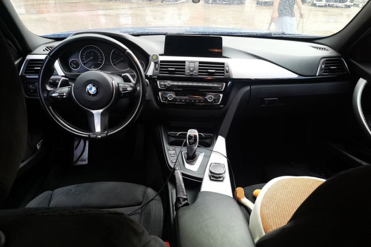 Used BMW 3 Series 2016 320i M Sport Center Console