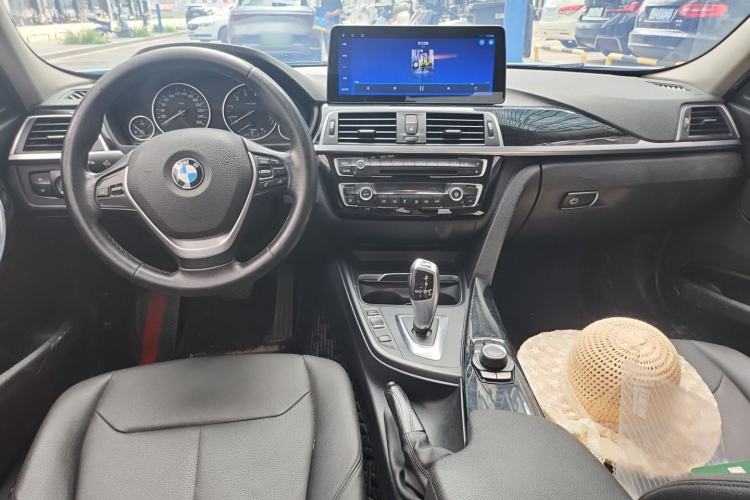 Used BMW 3 Series 2016 316i Fashion Model Center Console