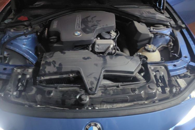 Used BMW 3 Series 2016 320i M Sport Engine Bay