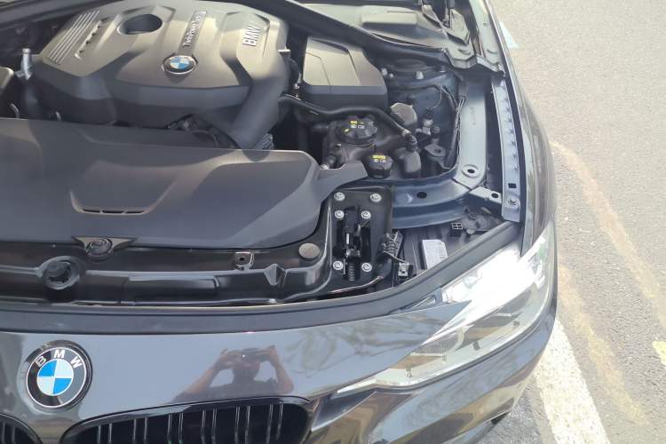 Used BMW 3 Series 2016 320i Sport Touring Edition Engine Bay Left