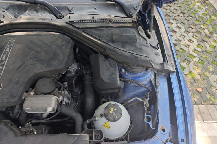 Used BMW 3 Series 2016 328i xDrive M Sport Edition Engine Bay Left