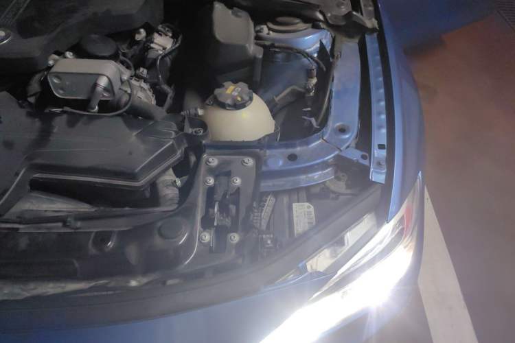 Used BMW 3 Series 2016 320i M Sport Engine Bay Left