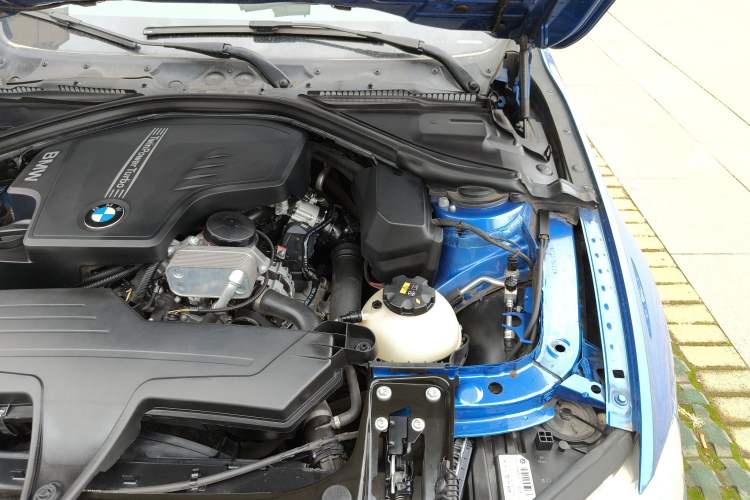 Used BMW 3 Series 2016 328i M Sport Engine Bay Left