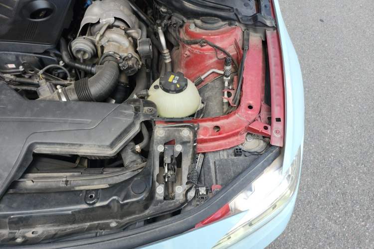 Used BMW 3 Series 2016 316i Fashion Model Engine Bay Left