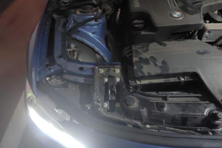 Used BMW 3 Series 2016 320i M Sport Engine Bay Right