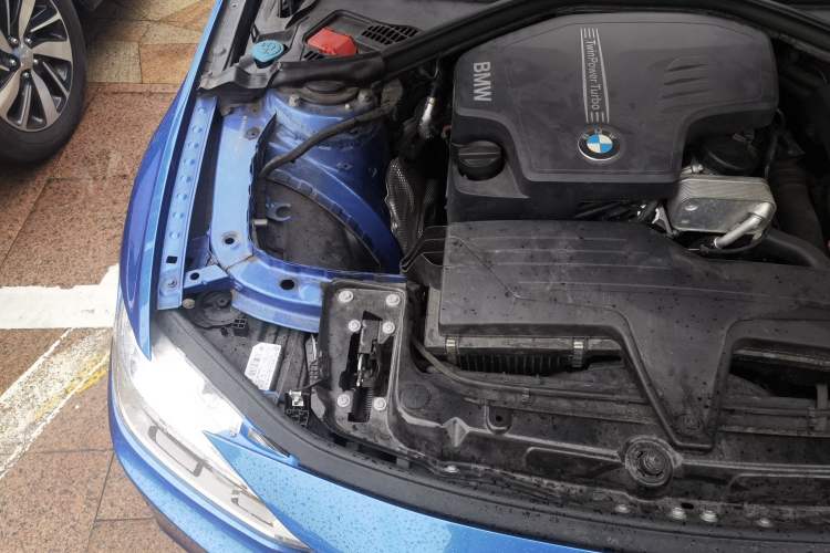 Used BMW 3 Series 2016 320i M Sport Engine Bay Right